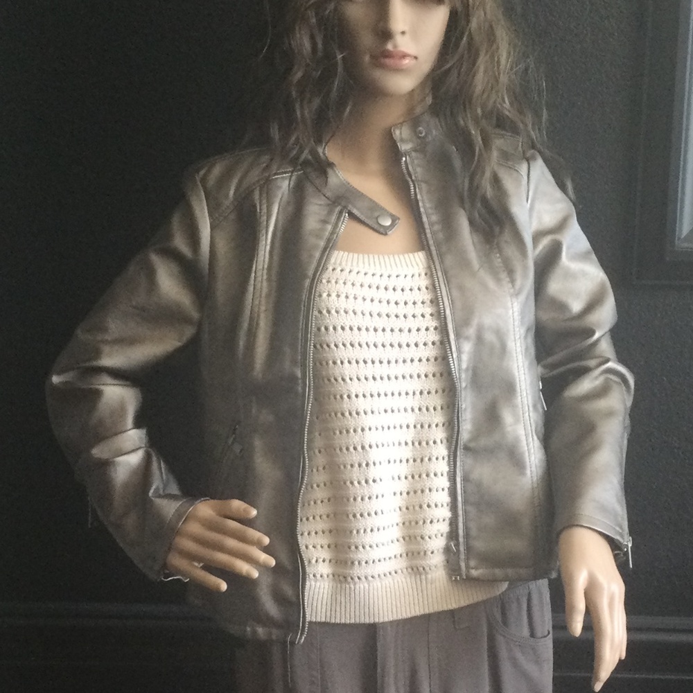 New Baccini Moto Jacket Metallic Silver Faux Leather Womens Size Petite Medium